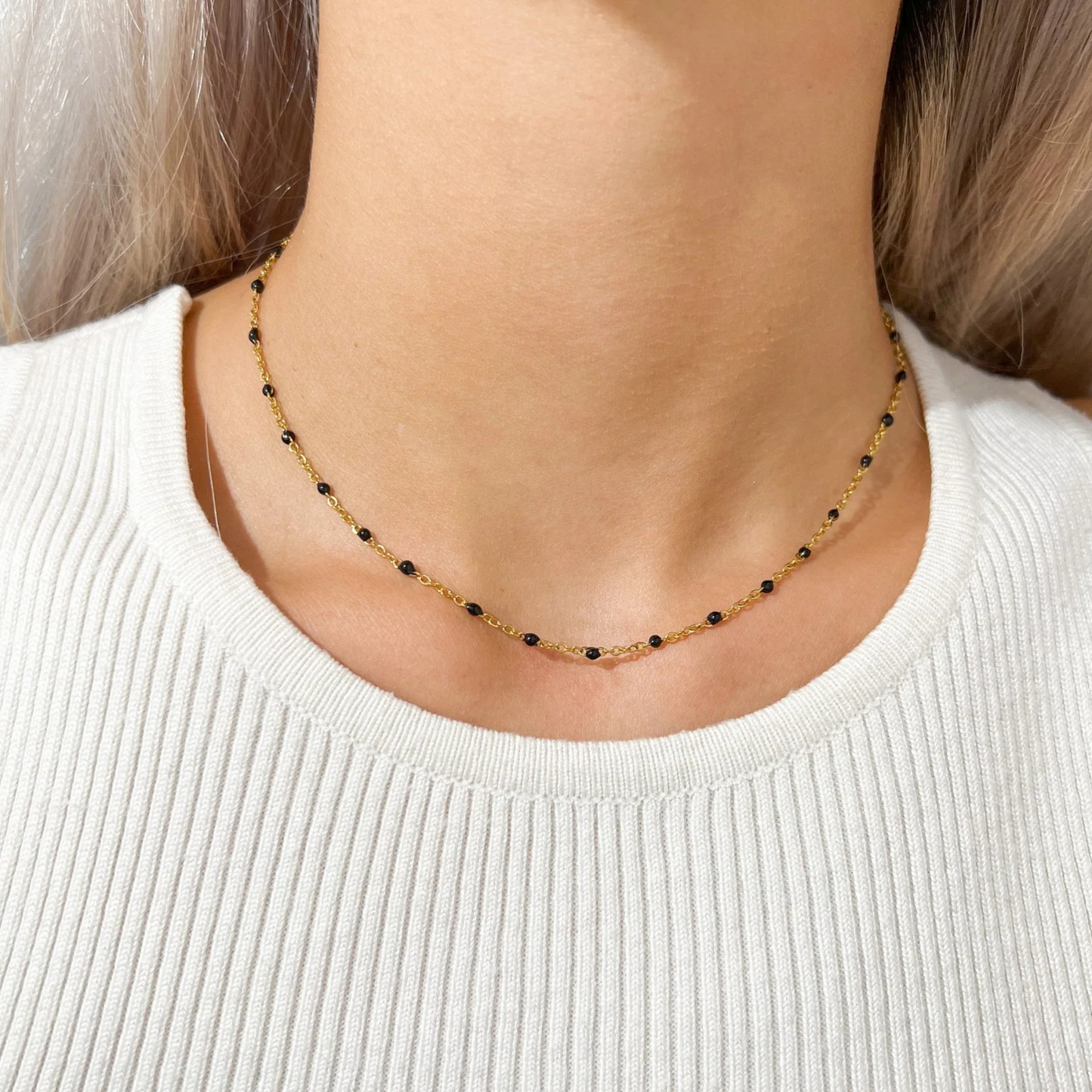 Acrylic coloured knots necklace