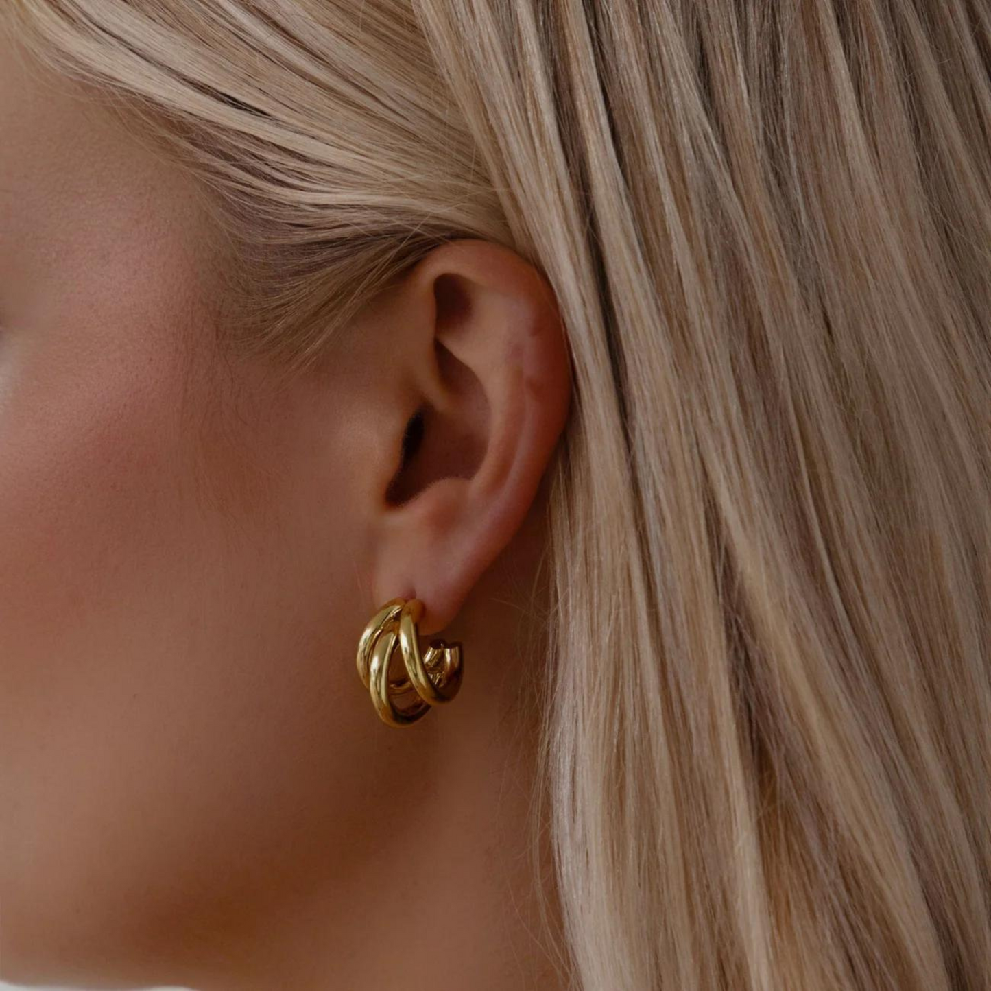 Lana Hoops