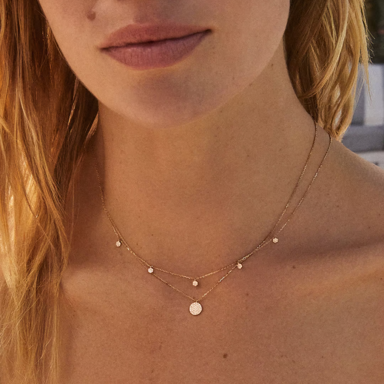 Diamanté circle necklace