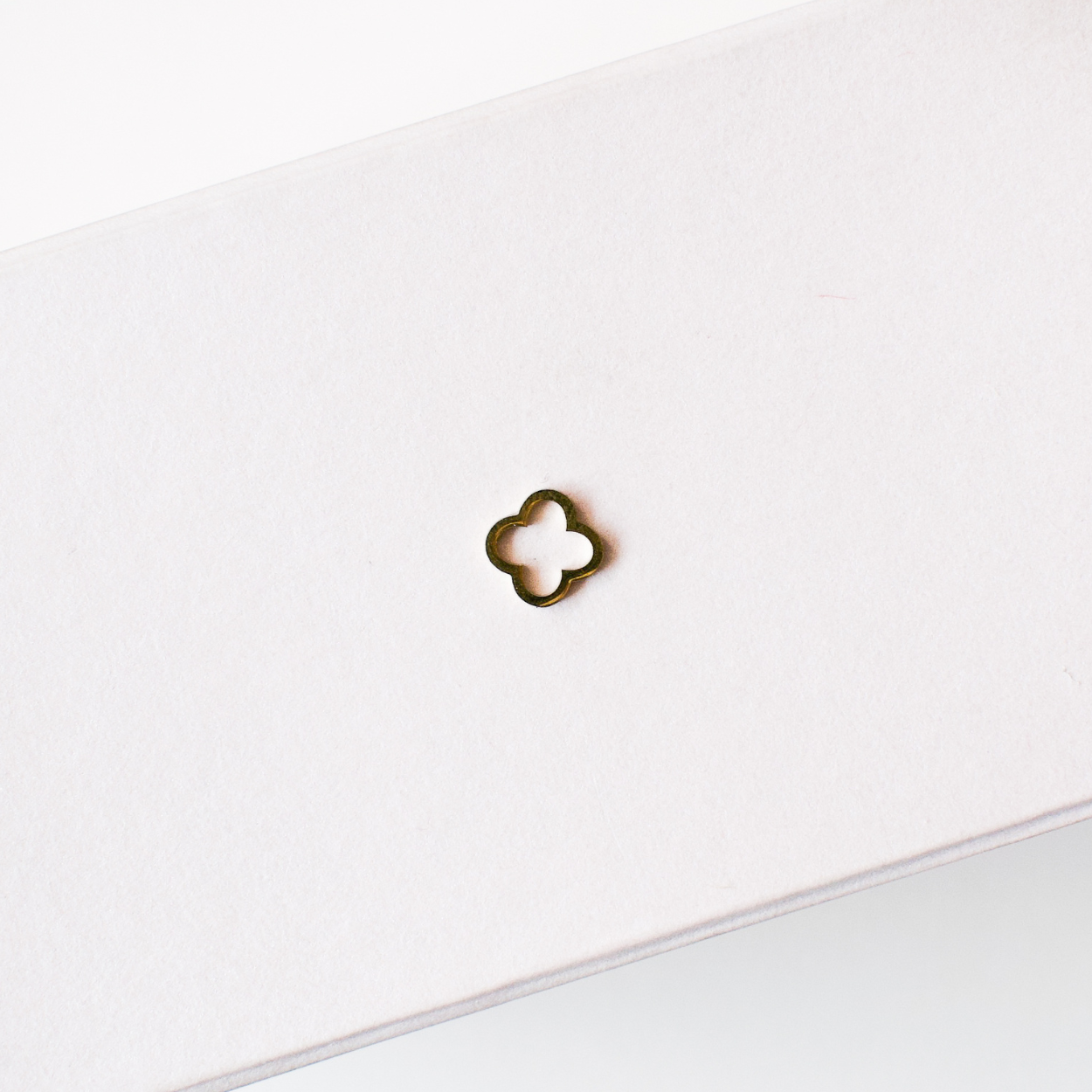 Good luck charms - Gold Threader