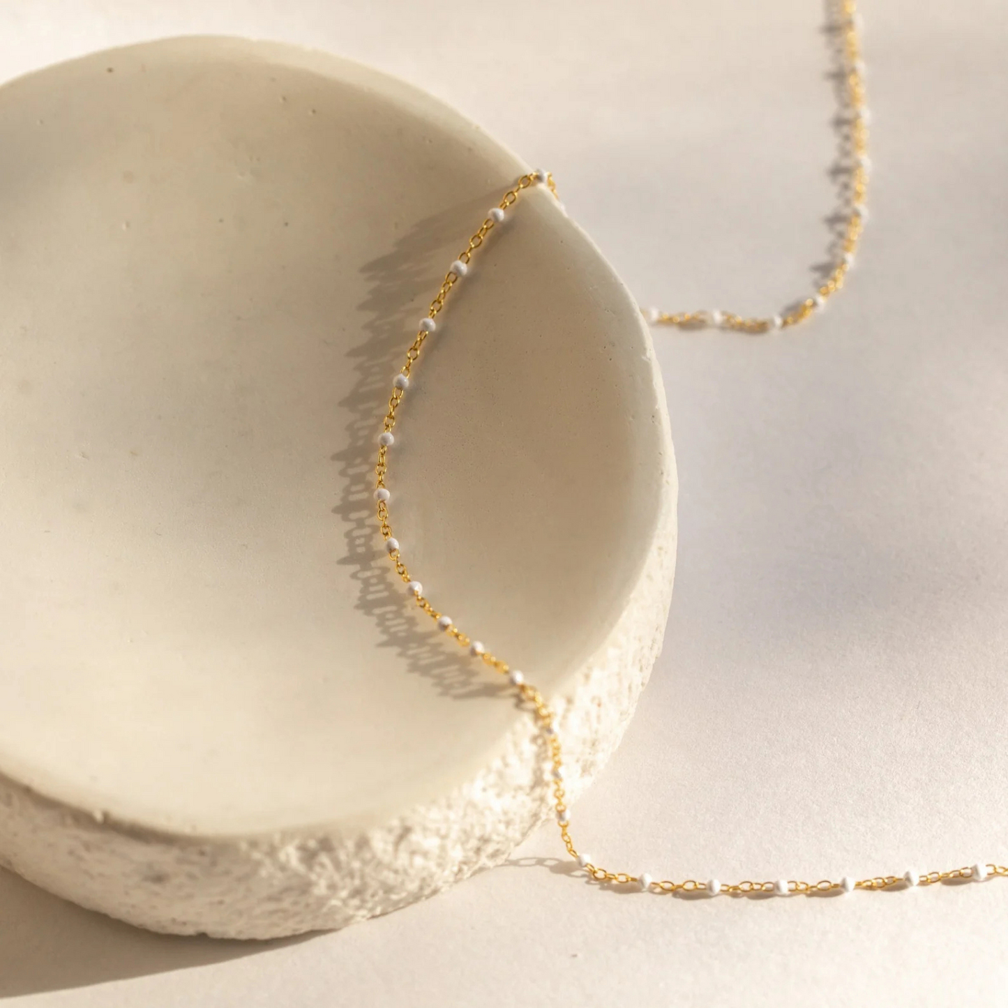 Acrylic coloured knots necklace