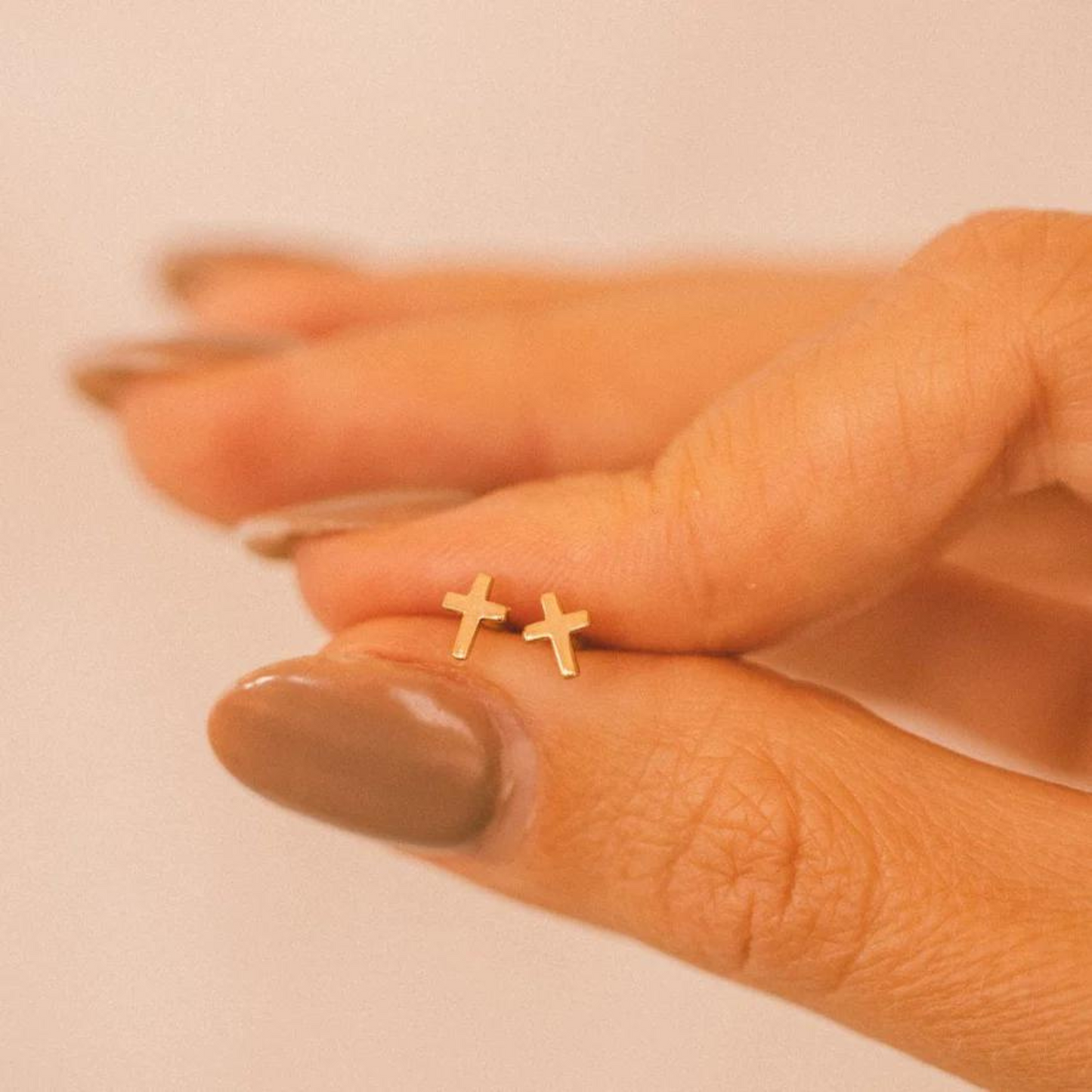 Cross Stud