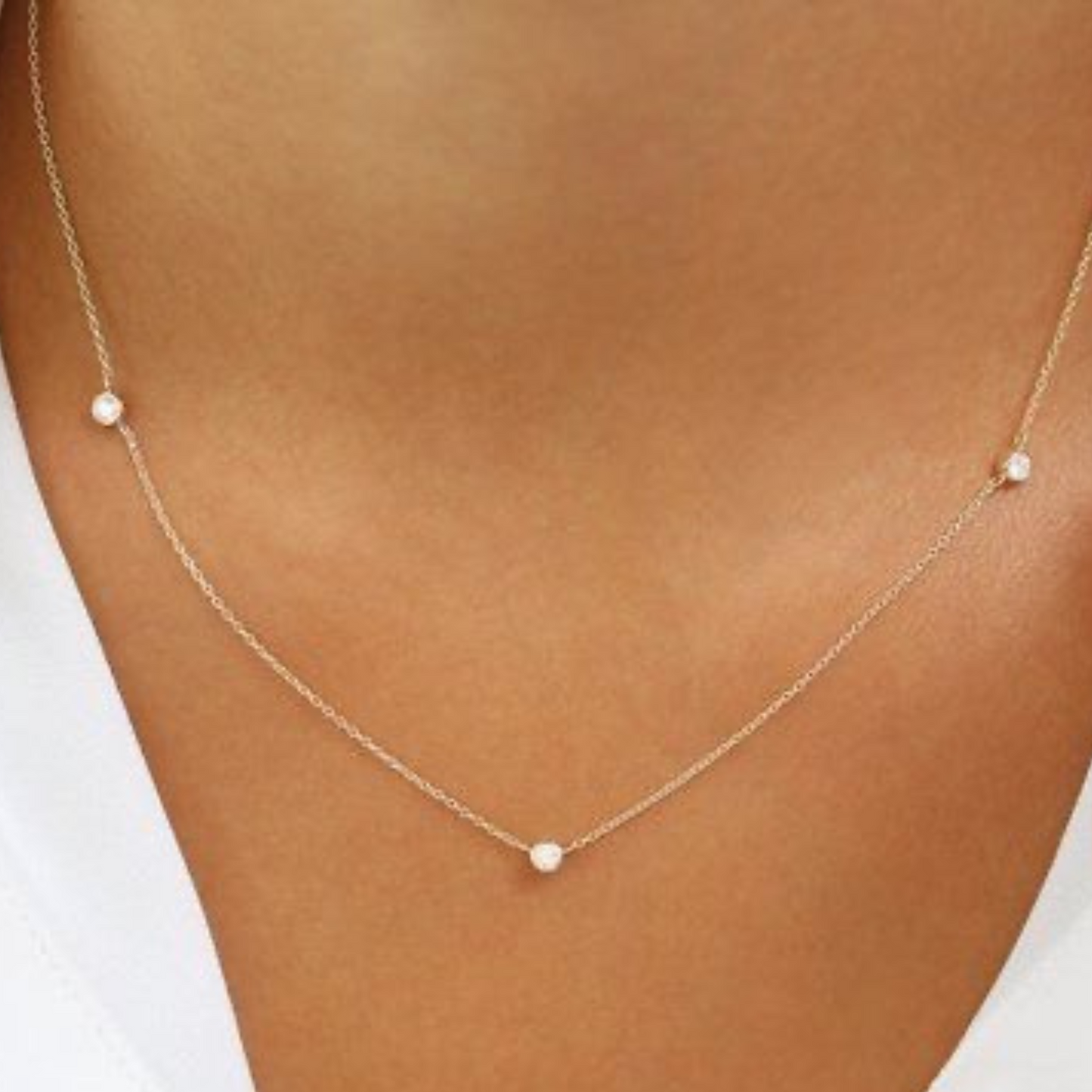 3 diamante bezel necklace